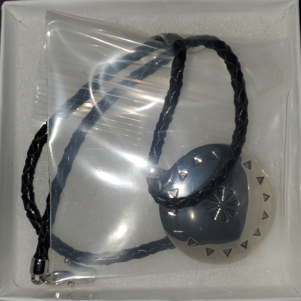 Necklace (Ralph Lauren) - Picture 2 of 2